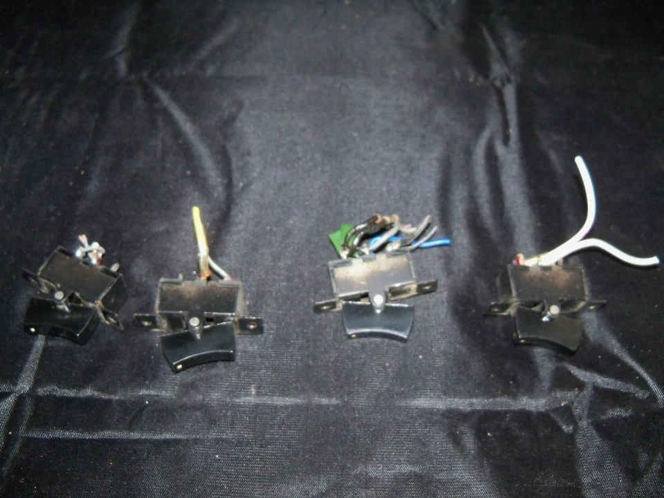 SANSUI 1000A ASSORTED SWITCHES GOOD PART - Image 1 of 1