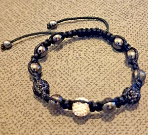 Magnetic Hematite Sparkly White & Black Shamballa Macrame Beaded Bracelet Unisex - Picture 1 of 3