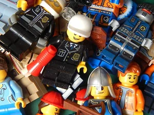 10 neue echte zufällige Lego Minifiguren (685) - Bild 1 von 1