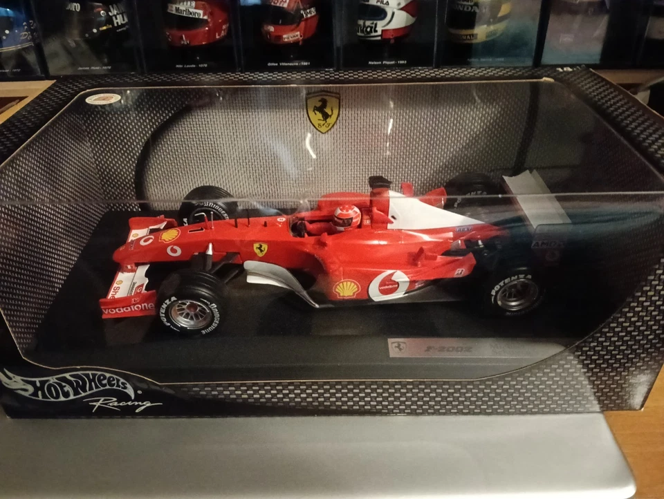 Ferrari F2002 Schumacher 1:18 - Immagine 1 di 4