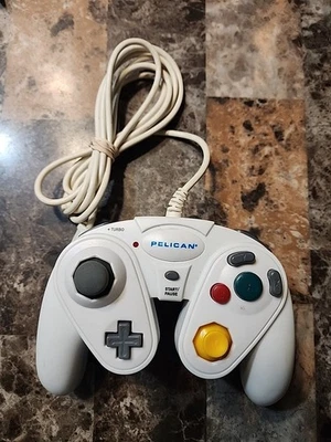 Pelican G3 Wired GameCube Nintendo Controller White - Image 1 of 4