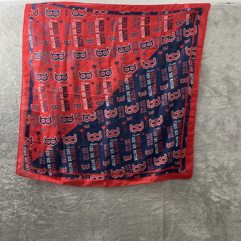MLB Foco Boston Red Sox Geometric Multicolor Womans One Size Cover