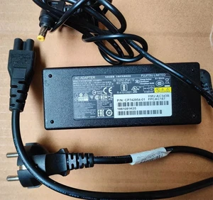 Original Netzteil Fujitsu Lifebook U757 U758 U757 U7510 U759 Stromkabel Charger - Bild 1 von 2