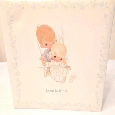 Álbum de fotos/libro de recortes Hallmark Precious Moments "Love Is Kind" usado LEER  Foto 1 de 4