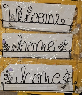 Tapestry/quilt hangars set of 3 - Image 1 of 3