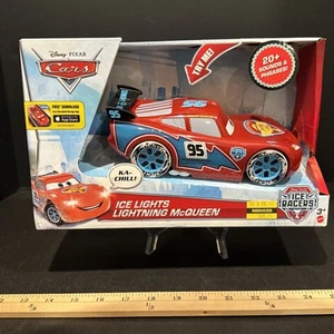 Disney Pixar Cars Ice Lights Talking Lightning McQueen Racer 2014 nuevo en caja funciona - Imagen 1 de 14
