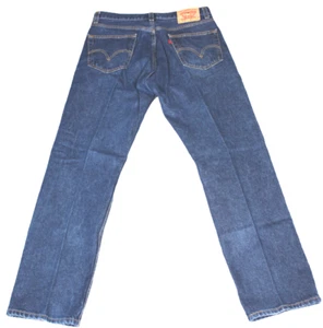 Levis Men's 505 Denim Jeans Regular Fit Straight Leg 34x32 - Medium Stonewash - Picture 1 of 9