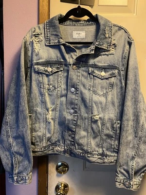 Chaqueta vaquera desgastada para mujer talla 2X de Rue+ Foto 1 de 3