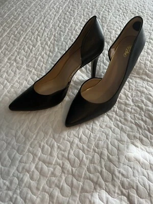 Black Stiletto Heels With Gold Trim Size 10 By Mossimo Holiday New Year’s Eve - Image 1 of 4