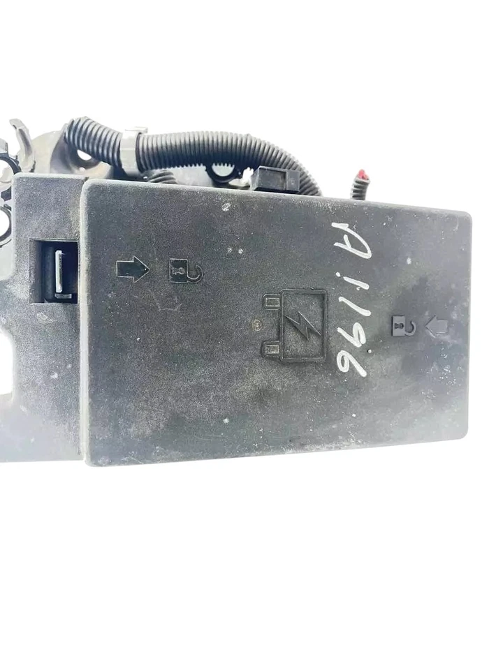Engine Fuse Box for Chevrolet Trailblazer 2002-2003,GMC Envoy,Oldsmobile Bravada Foto 1 de 4
