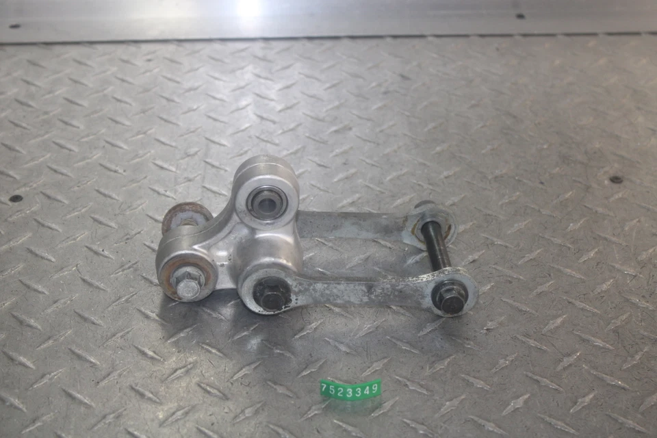 2000 SUZUKI SV650 ЗАДНИЙ DOGBONE АМОРТИЗИРУЮЩЕЕ ЗВЕНО 62600-19880 - Изображение 1 из 4