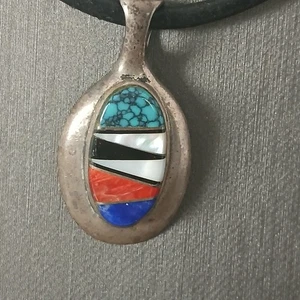 Collar de ley con cordón colgante con incrustaciones de plata esterlina y múltiples piedras BG Mudd Shop - Imagen 1 de 12