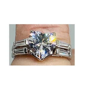 Avon 2005 Heart Shaped CZ Ring & Guard Set Size 5 - Picture 1 of 8