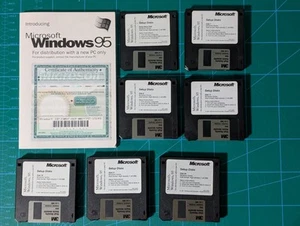 Microsoft Windows 95 3.5” Floppy Disk Set (31 Disks) + User Guide – Very Good - Afbeelding 1 van 3