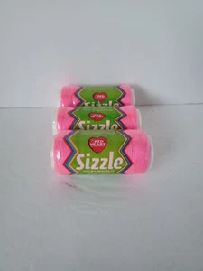 Juego de 3 hilos de cordón y macramé de nailon rosa brillante Red Heart Sizzle - Imagen 1 de 1