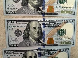(3) CONSECUTIVE SERIAL NUMBER $100 DOLLAR BILLS 2013 Uncirculated - Picture 1 of 3