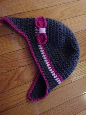 手工针织手工灰色粉红色女孩学步帽 3/4/5 — 第 1/2 张图片