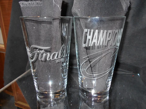 2016 NBA FINALS CHAMPION CLEVELAND CAVALIERS ETCHED 16 oz PINT PUB GLASSES NEW Cover