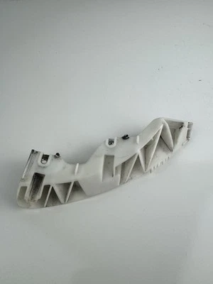 2009-2015 INFINITI G37 Q40 SEDAN FRONT LEFT SIDE BUMPER COVER BRACKET OEM - Image 1 of 4