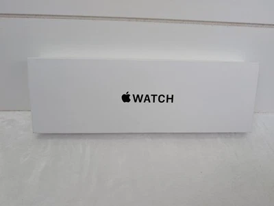 Apple Watch SE Gen 2 Beige 40mm Aluminum Starlight Sport Band MXEF3LL/A - Image 1 of 4