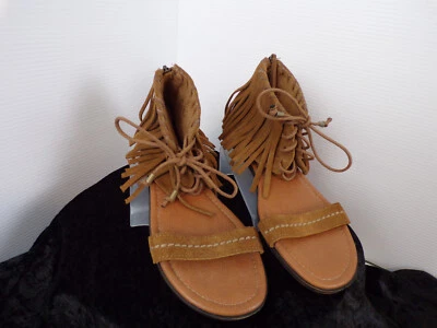 Shoes Women Minnetonka Sz 8 Fringe Brown Leather Sandals Moccasins Gladiator - Image 1 of 4