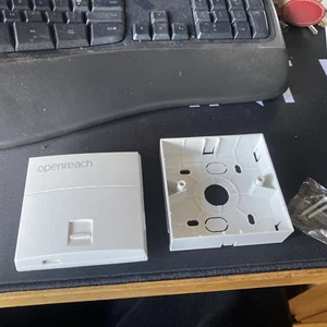 BT OPENREACH GŁÓWNE GNIAZDO NTE5C MK2 NTE5A TELEFONICZNA LINEBOX TOOLESS & BACK BOX - Zdjęcie 1 z 4