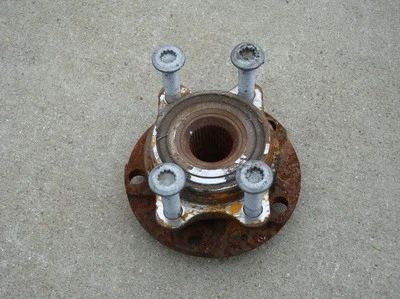 Buje de rueda con doble rodamiento de bolas Audi A4 A6 A8 RS4 RS6 S6 S8 y Volkswagen Passat Foto 1 de 4