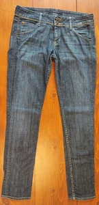Pantalones de mezclilla ajustados lavado oscuro Hudson Jeans para mujer talla 29 entrepierna de 30” - Imagen 1 de 12