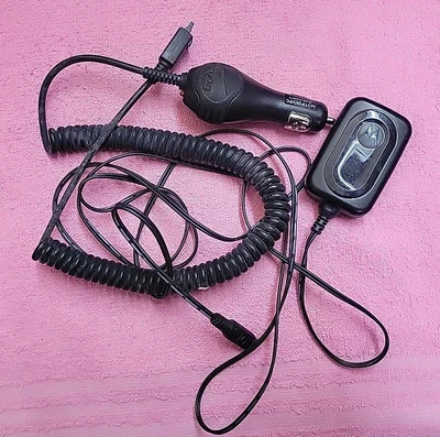 Genuine Motorola SPN5037A AC Wall Charger And Car Charger for Cell Phone  - Image 1 of 4