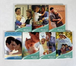 Mills and Boon Medical Romance x 10 Bulk Bundle Romantic Paperback Book 2000’s - Foto 1 di 8