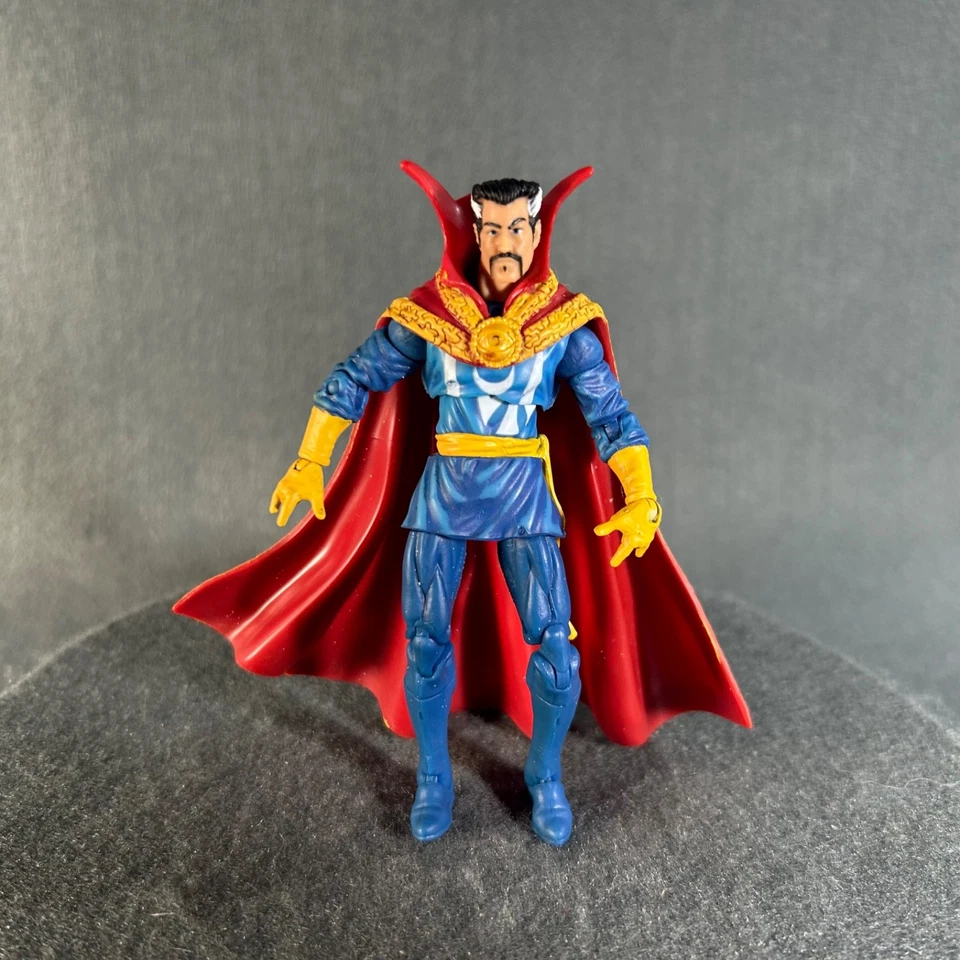Figura de acción Hasbro Marvel Universe Comic Pack Doctor Strange 3,75 pulgadas Foto 1 de 4