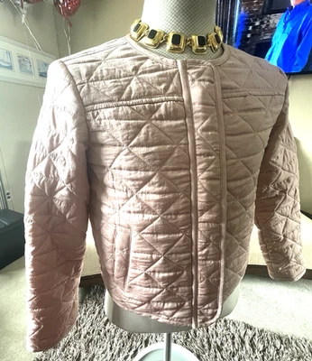 Chaqueta Acolchada Ann Taylor De Colección Pequeña Recortada Cremallera Elegante Acogedora Trabajo Femenino Granero Foto 1 de 4