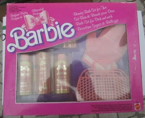 Barbie Perfume Pretty Beauty Bath Set For TWO Borsettina Segreti di Bellezza NEW - Picture 1 of 2