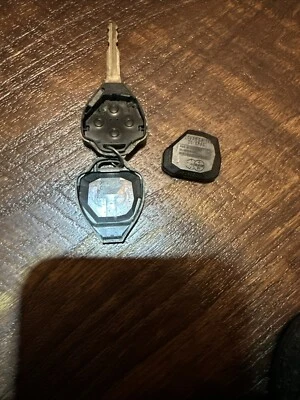 OEM 2009-2013 TOYOTA VENZA MATRIX REMOTE KEY FOB KEYLESS 3 BUTTON GQ4-29T G CHIP - Image 1 of 4