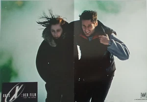 E266 Aushangfoto (30 x 42 cm)  AKTE X - David Duchovny  Gillian Anderson - Picture 1 of 2