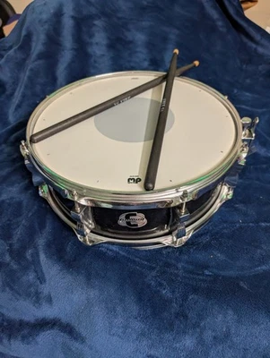 Ludwig 14" x 5.5 Classic Maple Snare Drum - Image 1 of 4