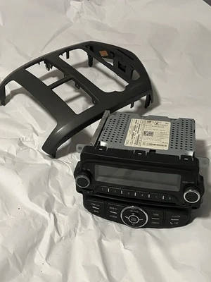 2012-2015 雪佛兰声波收音机原始设备制造商带边框蓝牙 Sirius 调幅/调频二手 — 第 1/4 张图片