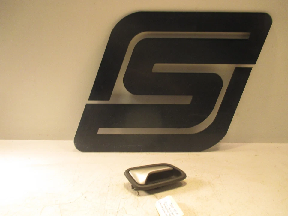 2006 Suzuki Aerio SX Wagon OEM Right Passenger Rear Inside Interior Door Handle - Изображение 1 из 1