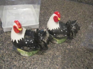 ROOSTERS CERAMIC SALT AND PEPPER SHAKERS BY AMERICAN ATELIER NEW - Picture 1 of 12