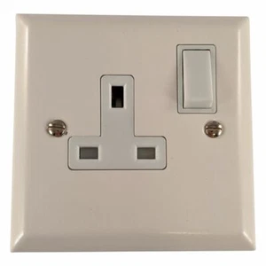 G&H SFW9W Spectrum Plate Matt White 1 Gang Single 13A Switched Plug Socket - Picture 1 of 1