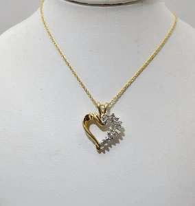 Dulce collar de corazón de diamantes y baguette redondo en oro amarillo de 14 k - Imagen 1 de 5