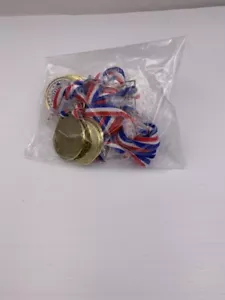 Medallas de premio American Ninja Warrior Party ¡contiene 8 metales SOLAMENTE!¡! - Imagen 1 de 2