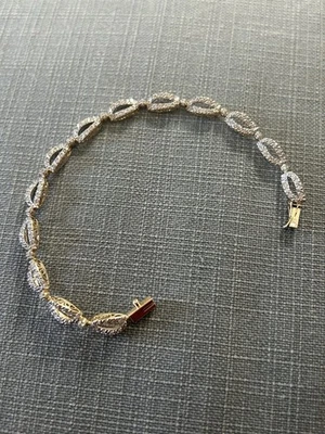 Brazalete de eslabones pavé de diamantes 14k Foto 1 de 4