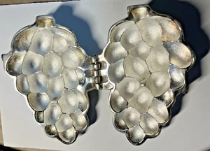 Alda's hinged heavy cast metal Mold Grape Bunch ice cream, chocolate, soap candy - Picture 1 of 4