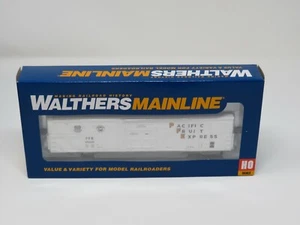 Walthers Mainline 910-3960 Pacific Fruit Express Mechanical Reefer HO Scale - Picture 1 of 1