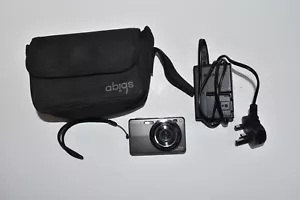 Sony Cyber-shot DSC-W300 13.6MP Digital Camera with bag and charger - Silver - Picture 1 of 8