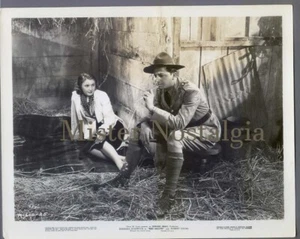 Barbara Stanwyck Robert Young in Red Salute rare UA Original 1935 photo - Bild 1 von 1