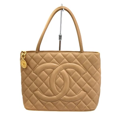 Bolso de Mano Chanel Reedición A01804 Cuero Caviar Beige Dorado Herrajes #KN484 Foto 1 de 4