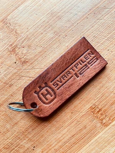 Leder Schlüsselanhänger leather keychain - Husqvarna Svartpilen 125 OG - Picture 1 of 4
