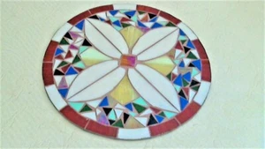 Tiffany Style Slag Glass Disc/Suncatch/Window Insert 10" Diameter Flower Design - Imagen 1 de 6